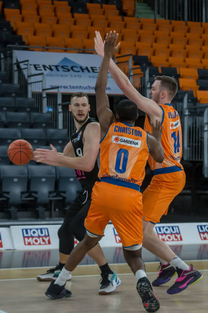 球队通过稳 球队通过稳